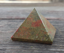 Load image into Gallery viewer, UNAKITE natural Medium gemstone crystal pyramid 27-30mm